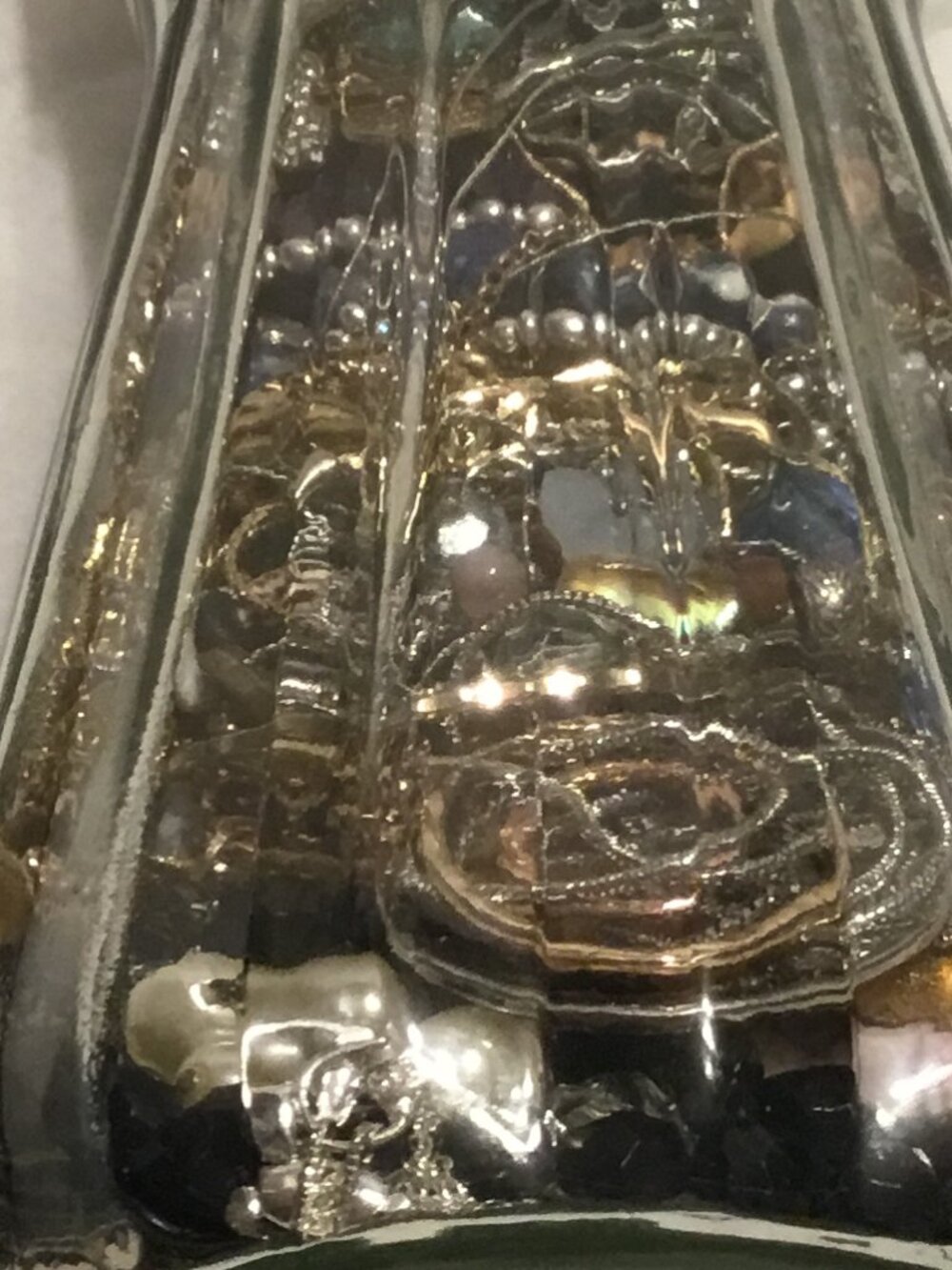 Large, heavy vase filled with good wearable jewelry - Picture 11 of 12